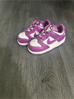 Nike Kids Purple and White Hook-and-Loop Low-Top Sneakers